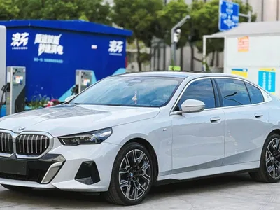 2024 BMW 5 Series 530Li Premium M Sport Package, фото 1, лот 11074799