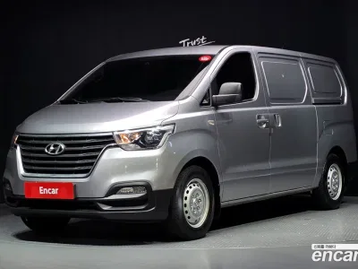 2018 Hyundai Starex Van 3-Seater, фото 1, лот 11065126