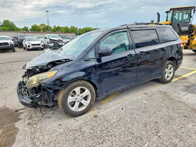 2014 TOYOTA SIENNA LE, фото 1, лот 10514225
