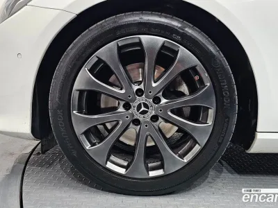 2017 Mercedes-Benz E-Class E220d Avantgarde, фото 4, лот 10169555