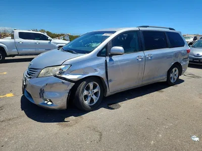 2015 TOYOTA SIENNA LE, фото 1, лот 10550442
