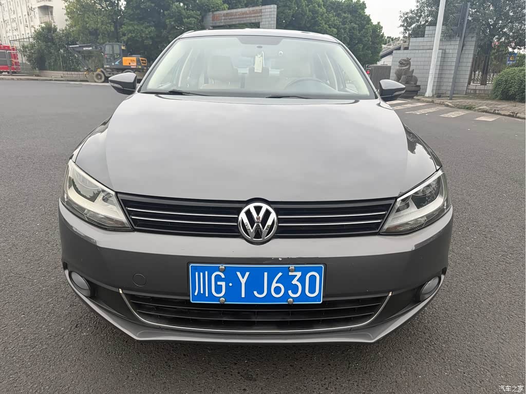 2014 Volkswagen Sagitar Facelift 1.6L Automatic Comfort, фото 2, лот 11219113
