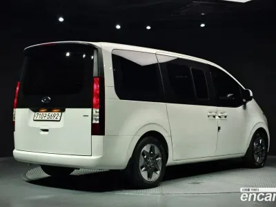 2023 Hyundai Staria 4WD Tourer 11-Seater, фото 2, лот 11589141