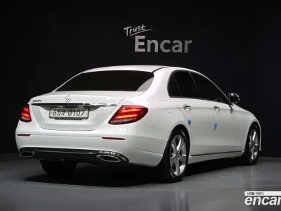 2017 Mercedes-Benz E-Class E220d Avantgarde, фото 2, лот 10068457