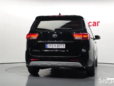 2017 Kia Canival 9-seater Luxury, фото 4, лот 10520353