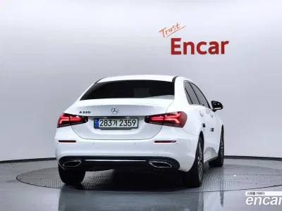2022 Mercedes-Benz A-Class A220 Sedan, фото 3, лот 10036938
