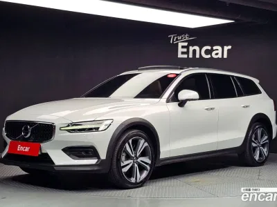 2020 Volvo V60 T5 Pro AWD, фото 1, лот 10114408
