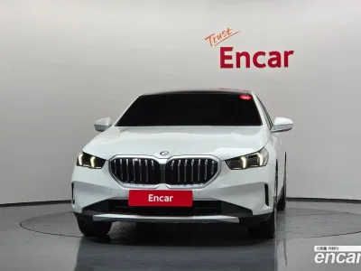 2025 BMW 5-Series 520i, фото 3, лот 10221193