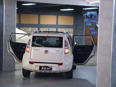 2013 Kia Soul 1.6L AT Premium, фото 2, лот 10336441