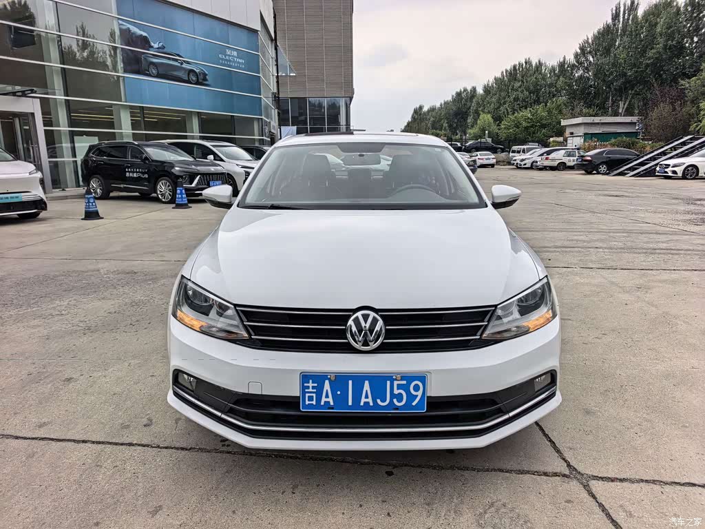 2017 Volkswagen Sagitar 1.6L Automatic Comfort, фото 2, лот 11216335
