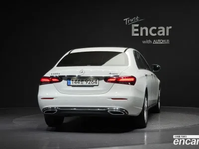 2022 Mercedes-Benz E-Class E220d 4MATIC Exclusive, фото 4, лот 10169360