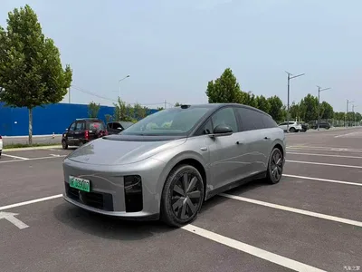 2025 Li Auto i6 4WD Base Model, фото 1, лот 10447254