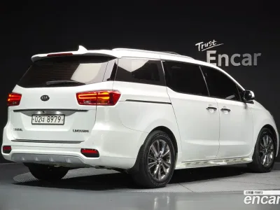 2019 Kia Canival 7-Seater Limousine, фото 2, лот 11210352
