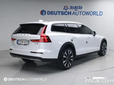 2023 Volvo V60 B5 Ultimate AWD, фото 2, лот 10125443