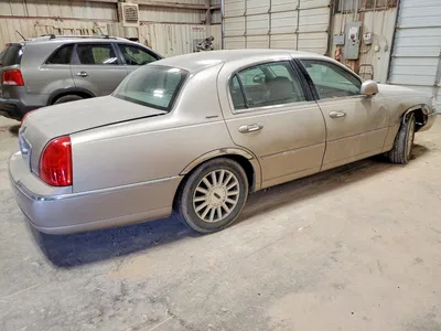 2003 LINCOLN TOWN CAR SIGNATURE, фото 3, лот 10970288