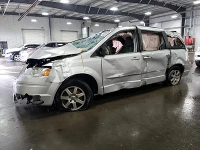 2010 CHRYSLER TOWN & COUNTRY TOURING, фото 1, лот 10869125