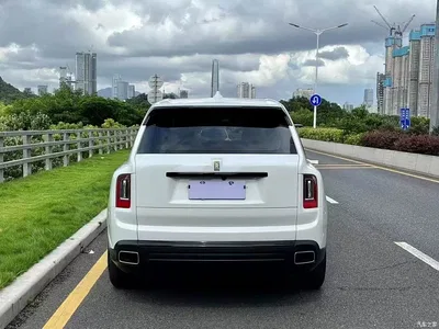 2021 Rolls-Royce Cullinan Black Badge Neon Nights, фото 4, лот 11348043