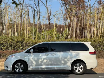 2015 Toyota Sienna, фото 3, лот 10383892