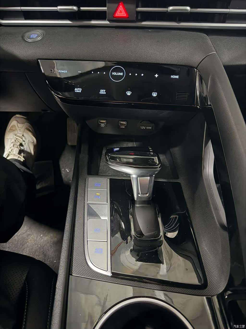 2022 Hyundai Elantra 1.5L CVT LUX Premium Edition, фото 3, лот 11243703
