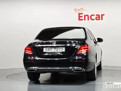 2017 Mercedes-Benz E-Class E220d 4MATIC Avantgarde, фото 4, лот 10207439