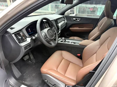 2024 Volvo XC60 B5 AWD Zhiyi Luxury Edition, фото 4, лот 10365319
