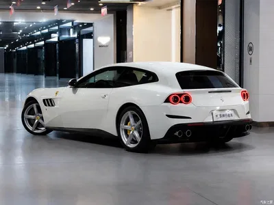 2017 Ferrari GTC4Lusso 3.9T V8, фото 4, лот 10263204