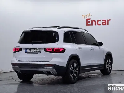 2021 Mercedes-Benz GLB-Class GLB220, фото 1, лот 10059778