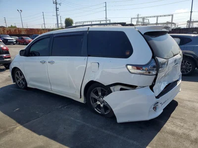 2017 TOYOTA SIENNA SE, фото 2, лот 10554947