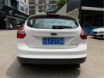 2012 Ford Focus Hatchback 1.6L Manual Comfort, фото 4, лот 10280902