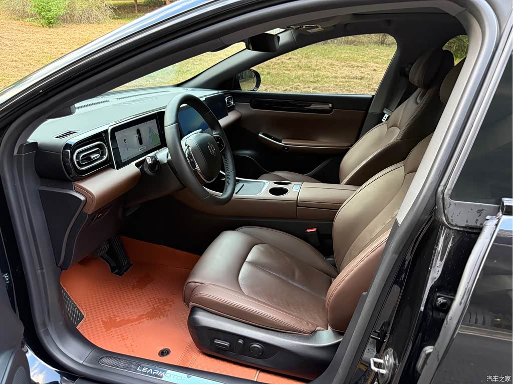 2023 Leapmotor C01 525 Comfort Edition, фото 3, лот 10441701