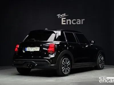 2024 Mini Cooper 5Door Classic, фото 1, лот 10105812