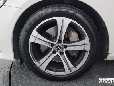 2019 Mercedes-Benz E-Class E300 Avantgarde, фото 4, лот 10063434