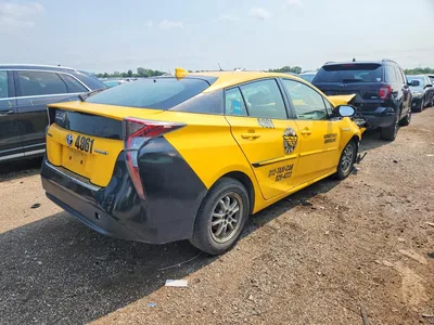 2016 TOYOTA PRIUS TWO, фото 3, лот 10972977