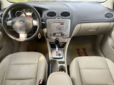 2013 Ford Focus Hatchback Classic 1.8L Automatic Fashion, фото 2, лот 10404953