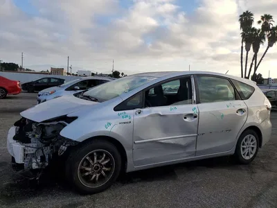 2014 TOYOTA PRIUS V TWO, фото 1, лот 10902044