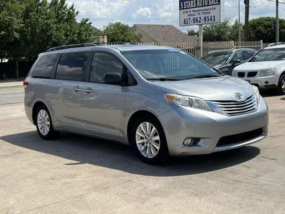 2011 TOYOTA SIENNA XLE, фото 4, лот 10983801