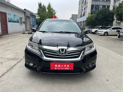 2015 Honda Lingpai 1.8L Manual Comfort, фото 2, лот 11139597