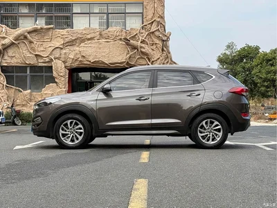 2015 Hyundai Tucson 1.6T Dual Clutch 2WD Smart, фото 4, лот 10372137