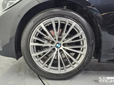 2021 BMW 3-Series 320i Luxury, фото 4, лот 10039472