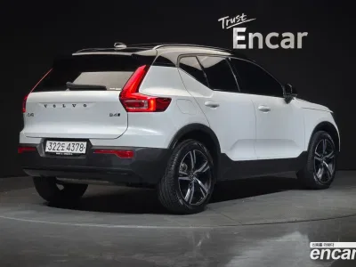 2021 Volvo XC40 B4 R-Design, фото 2, лот 10125937