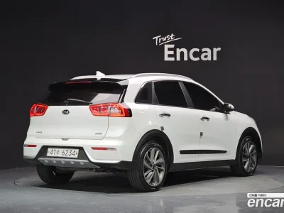 2018 Kia Niro Prestige, фото 2, лот 10215288