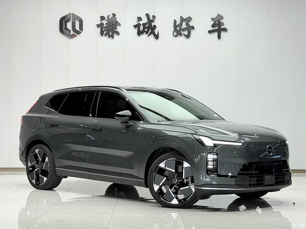 2025 Volvo XC70 Plug-in Hybrid High-end Version, фото 3, лот 10392477