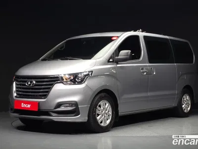 2021 Hyundai Starex Van 3-Seater, фото 1, лот 10518292