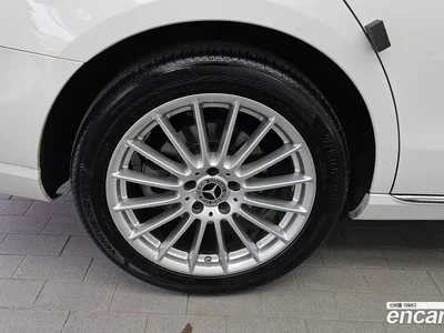 2022 Mercedes-Benz E-Class E220d 4MATIC Exclusive, фото 4, лот 10058663