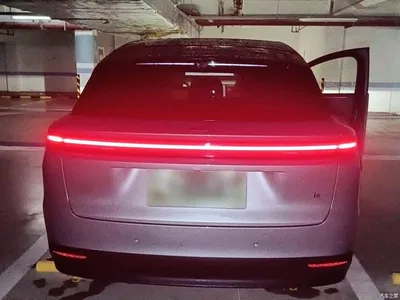 2025 Li Auto i6 4WD Base Model, фото 4, лот 11216487