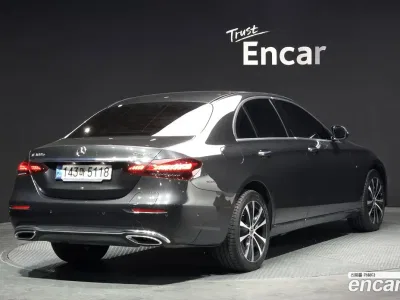 2021 Mercedes-Benz E-Class E300e 4MATIC Exclusive, фото 1, лот 10058655