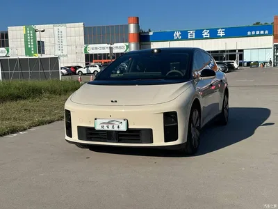 2025 Li Auto i6 4WD Base Model, фото 1, лот 10445308