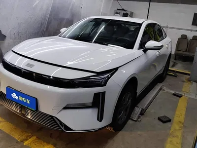 2025 Geely Galaxy Galaxy L6 EM-i 60km Voyage Edition, фото 1, лот 10605045