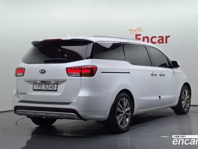 2018 Kia Canival 9-seater Noblesse, фото 2, лот 10333143