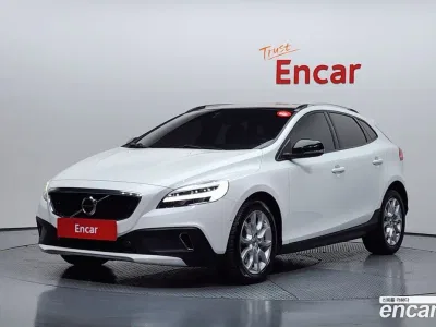 2018 Volvo V40 D3, фото 1, лот 10128792